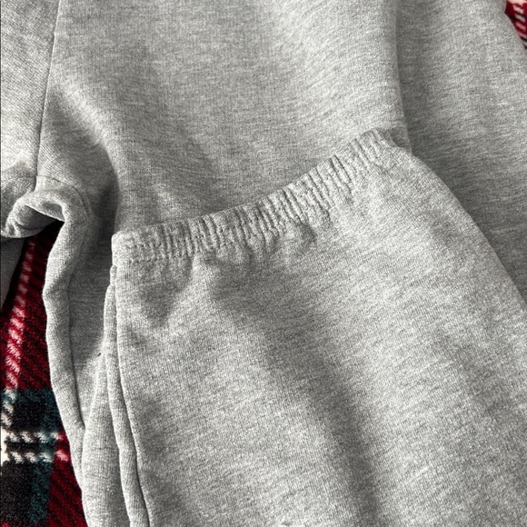 Sweatpants - Picture 2 of 4